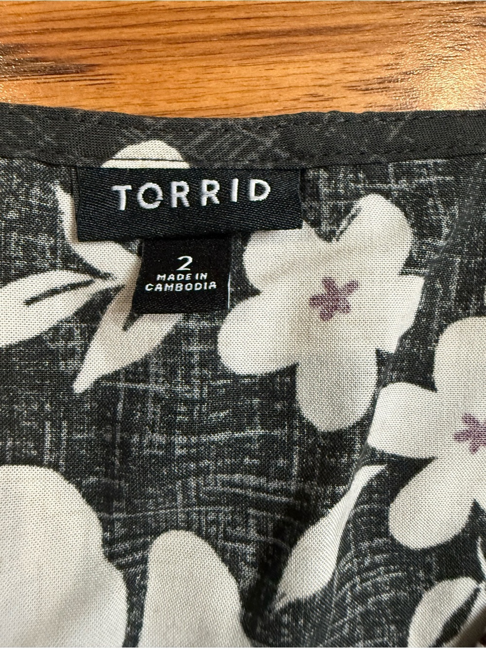 torrid Black Floral V‑Neck Peplum Top - Picture 5 of 6